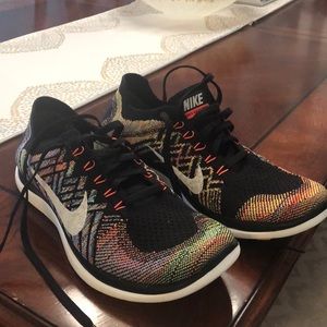 Brand new nike fly knit 4.0 size 9.5 women’s